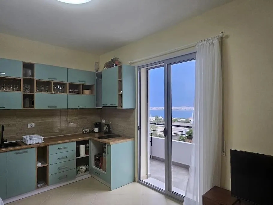 Cozy Apartment With A View Over The City And Sea Vlore