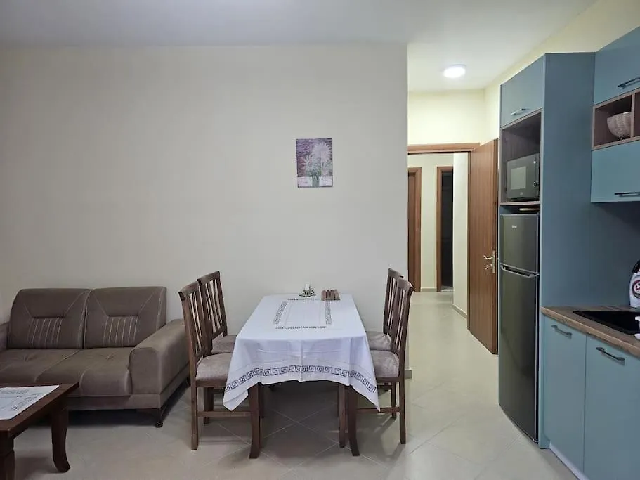 Cozy Apartment With A View Over The City And Sea Vlore