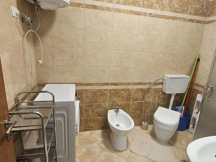 Cozy Apartment With A View Over The City And Sea Vlore 0*,
